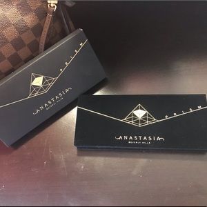NWT LE ABH Prism Palette